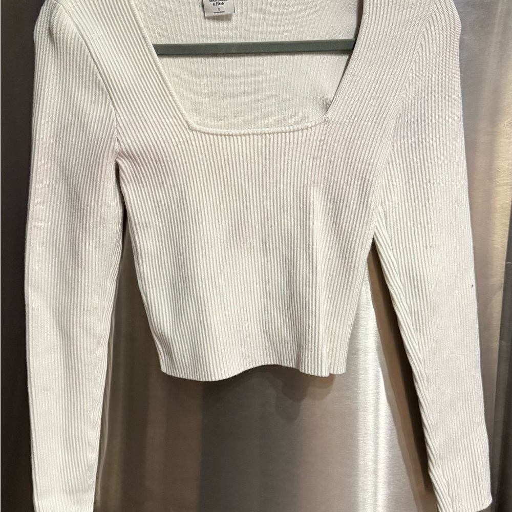 Abercrombie & Fitch white ribbed long-sleeve top small